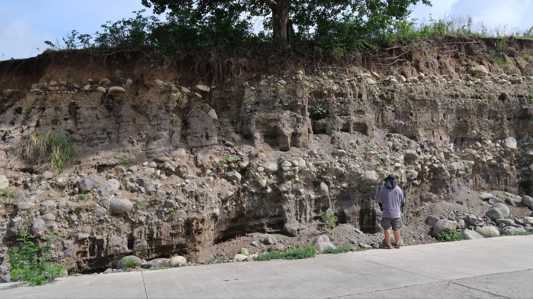 UP-NIGS and UPRI-NOAH Researchers Conduct Geological Fieldwork on Mt. Malindig
